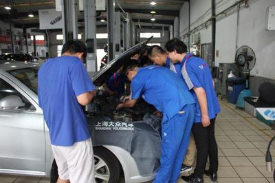 聯合走訪實踐點 不畏酷暑進車間，探索汽車銷售新路徑